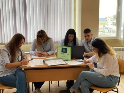 Професия Икономист-информатик 5