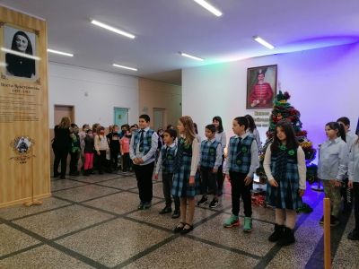 Грейна Коледното дърво в СУ Никола Войводов 5