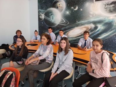 СТЕМ центърт събра ученици от различни клубове 4