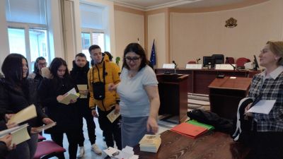 Ученици посетиха Окръжен съд-Враца 4