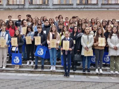Достойно представяне на Дея Ивова Николаева на националната олимпиада по български език и литература 2