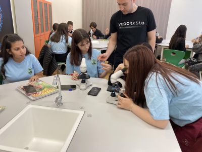 Специален гост в STEM центъра на училището. 1
