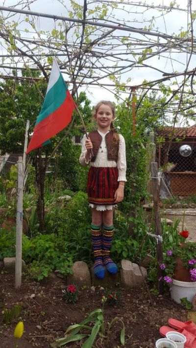 Първокласници отпразнуваха 6 май - СУ Никола Войводов - Враца